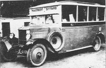 1926 Maassen Beek. 22 zitpl. Berliet-van Well Gourke dit zou de eerste gebouwde bus zijn.[1]